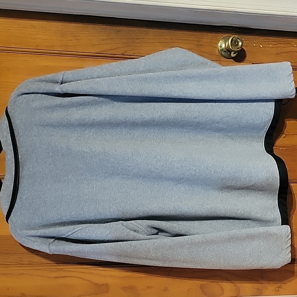 Mens Old Navy fleece sweatshirt.Size 2X Color gray and black. - Picture 6 of 6